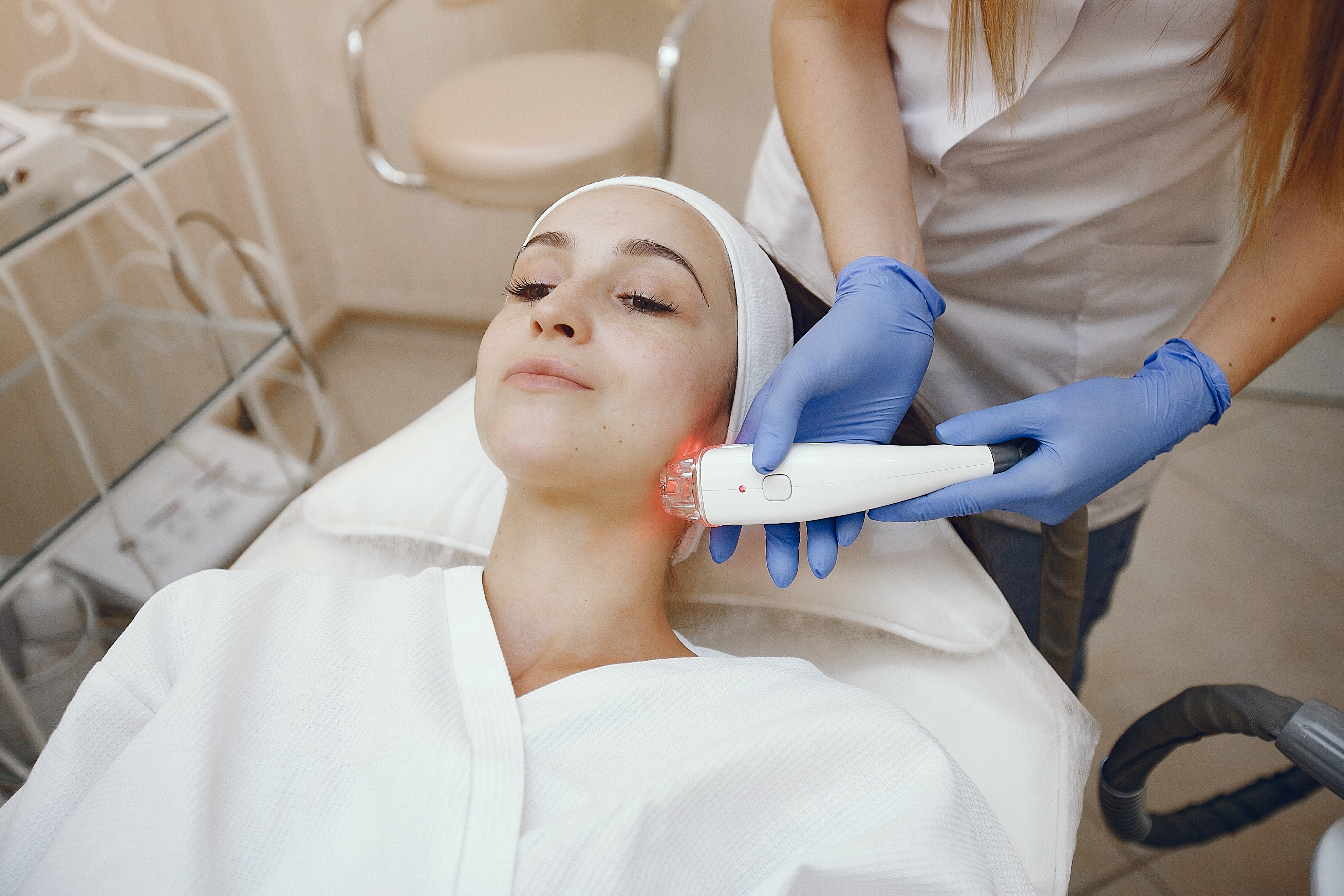 Skin tightening laser therapy for sagging skin